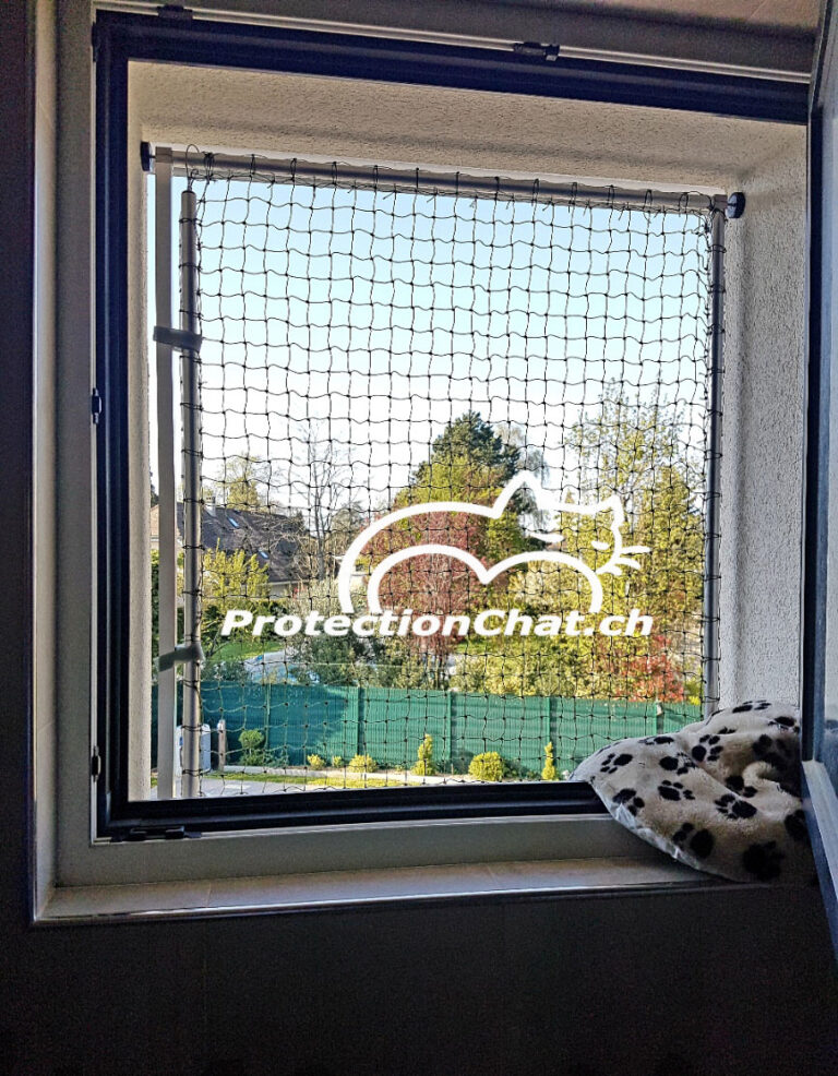Protection Chat Cadre de securite pour chat avec filet coulissant et fixation sans percer de trous interieur